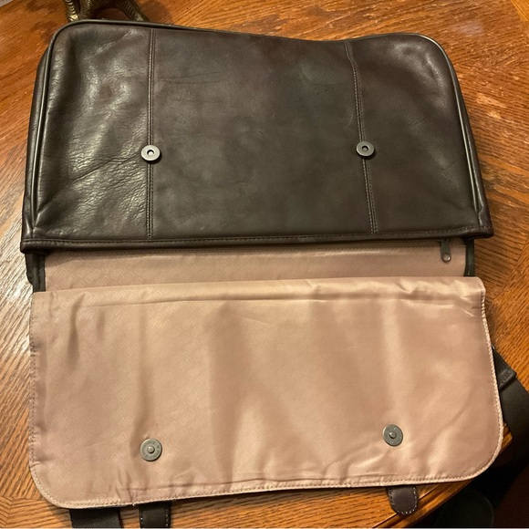 Solo Genuine Leather Multi Pocket Padded Computer Pocket Shoulder Crossbody Bag! - Picture 10 of 16